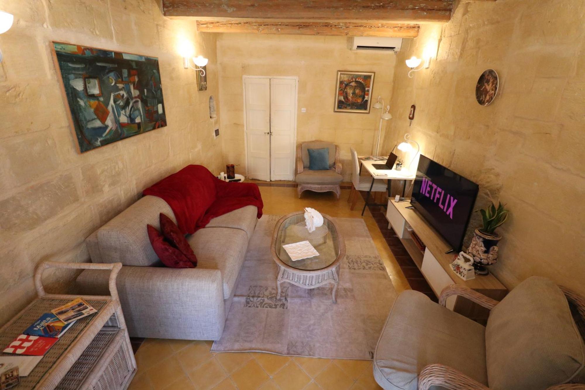 The Knight - Heritage & Art Home At Birgu Square Exterior photo