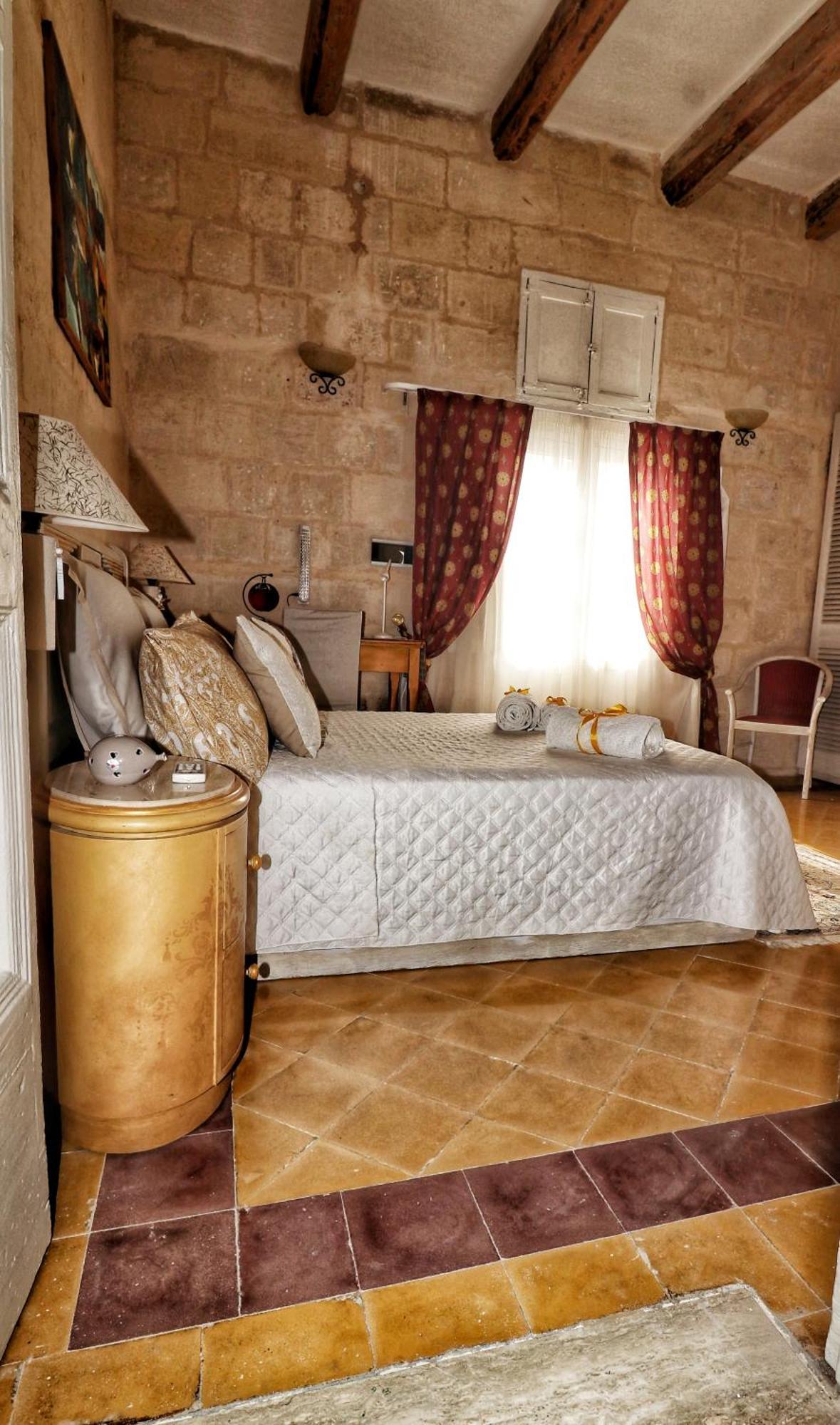 The Knight - Heritage & Art Home At Birgu Square Exterior photo