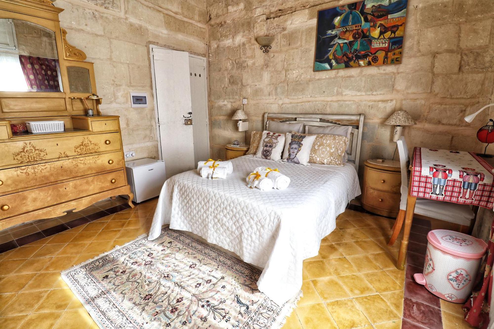 The Knight - Heritage & Art Home At Birgu Square Exterior photo