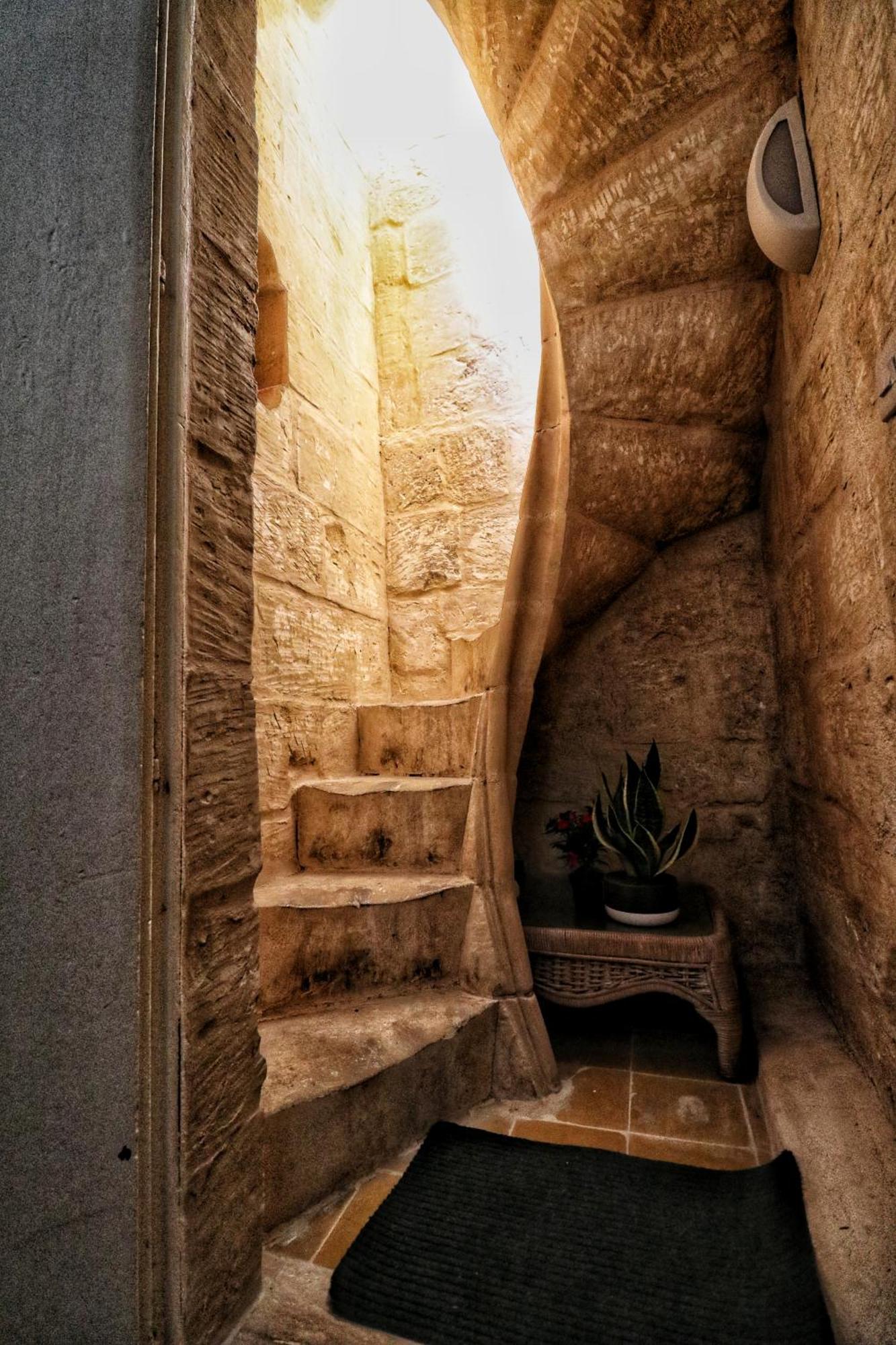 The Knight - Heritage & Art Home At Birgu Square Exterior photo
