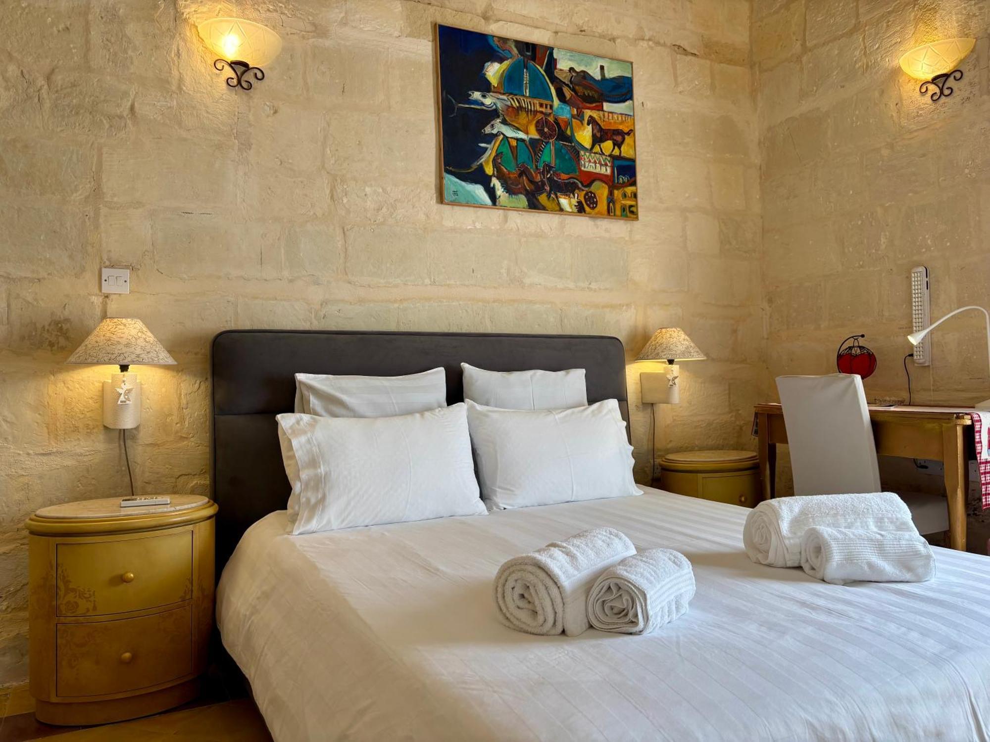 The Knight - Heritage & Art Home At Birgu Square Exterior photo